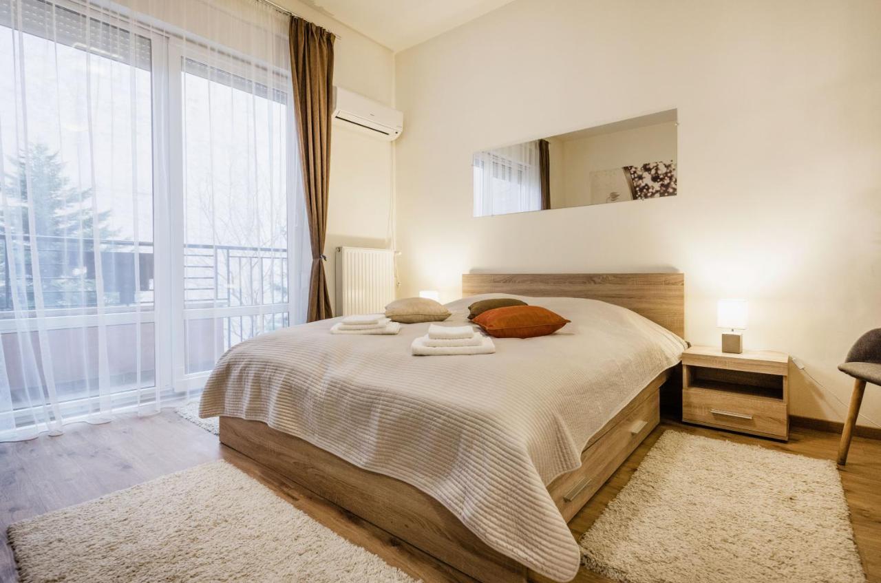 Downtown Charm With Balcony And Garden View Budapeste Exterior foto