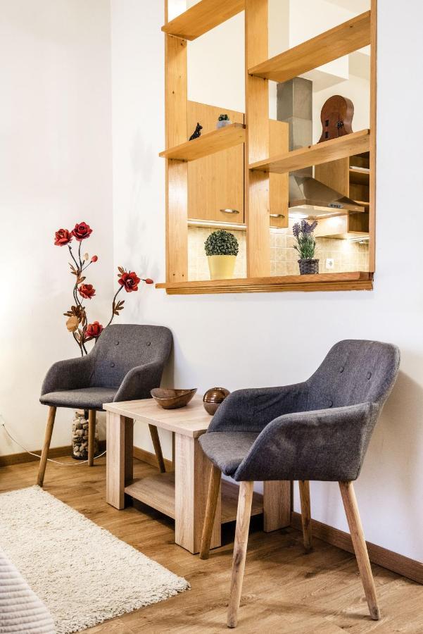 Downtown Charm With Balcony And Garden View Budapeste Exterior foto